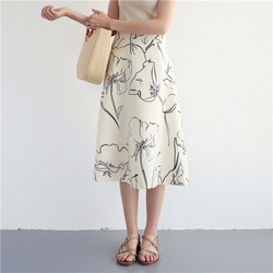 Aロングスカート 夏の新品  綺麗な白い色 2枚目の画像