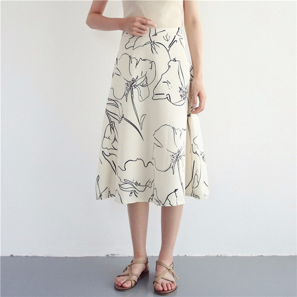 Aロングスカート 夏の新品  綺麗な白い色 6枚目の画像