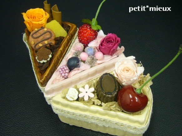 choco cake・berry cake・vanilla cake 1枚目の画像