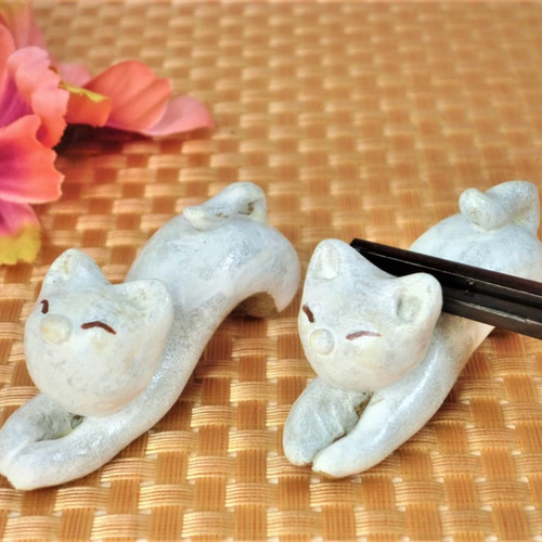 猫型箸置き 白 ねこちゃんの箸置き♪白猫☆二匹セット 箸・箸置き mo*ka 通販