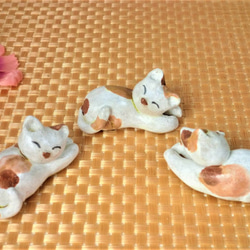 お昼寝三毛ねこちゃんの箸置き♪☆三匹セット 4枚目の画像