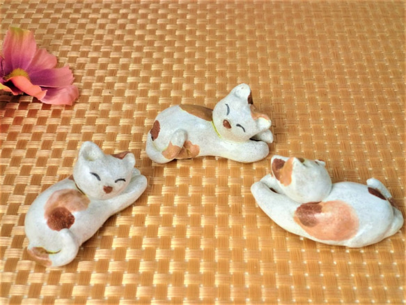 お昼寝三毛ねこちゃんの箸置き♪☆三匹セット 4枚目の画像