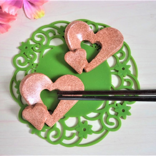 ハート＆ハートの箸置き二個セット☆オーブン陶芸 箸・箸置き mo*ka  