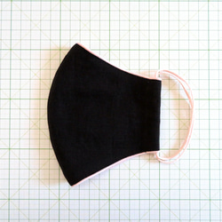 薄手の黒フレンチリネン×ピンクダブルガーゼの柔らか立体布マスク ピンク縁取り 8枚目の画像