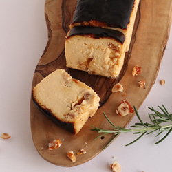 【終売】【10月限定】キャラメルマカダミアナッツのバスクチーズケーキ 1枚目の画像