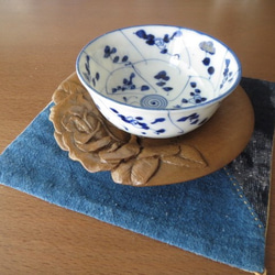 木彫りの茶托★バラｂ(ツースンサン）★素材朴ノ木　ｻｲｽﾞ直径12㎝（普通サイズ） 3枚目の画像