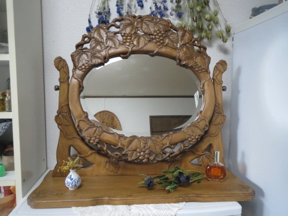 木彫 壁掛けミラー 葉とブドウのデザイン 木彫 壁掛けミラー 葉と