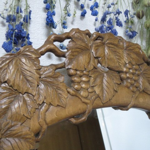 木彫　壁掛けミラー 葉とブドウのデザイン 木彫 壁掛けミラー 葉とブドウのデザイン 木彫 壁掛けミラー 葉と