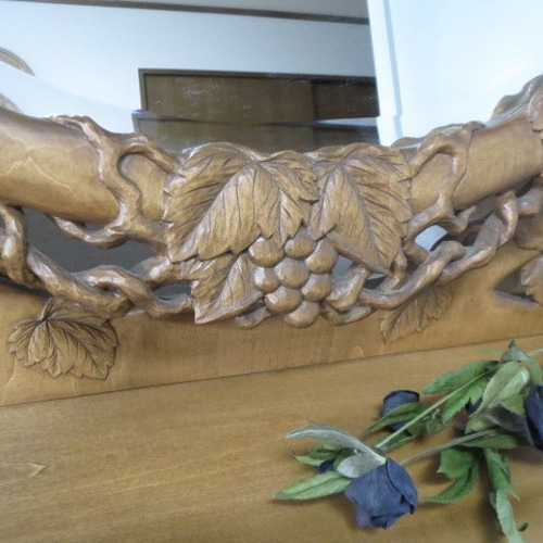 木彫 壁掛けミラー 葉とブドウのデザイン