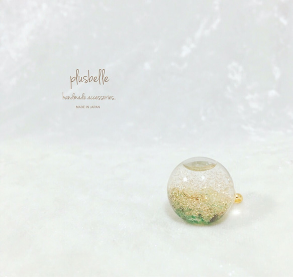 【チタン】ガラスドーム&コットンパールピアスgreen 2枚目の画像
