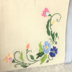 花刺繍のミニバッグ・ヨコ型 2枚目の画像