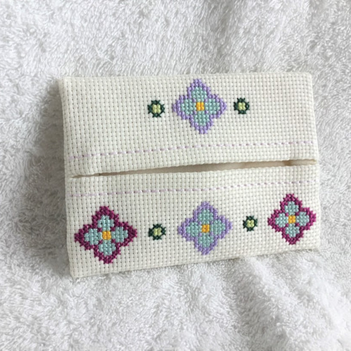 クロスステッチのポケットティッシュケース～花・水色～ その他ケース