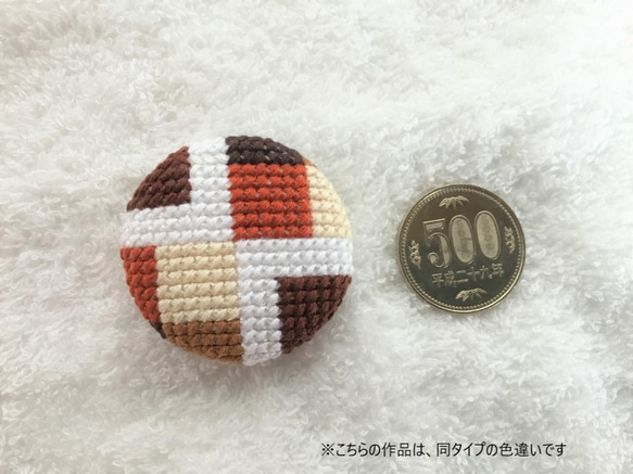 刺繍ブローチ　yosegi（白系） 4枚目の画像