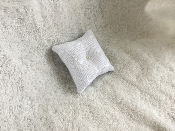 刺繍のピンクッション(白） その他雑貨 y.chaco 通販 6633558｜Creema