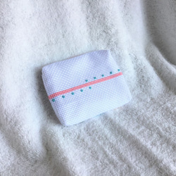 刺繍のポケットティッシュケース（ホワイト） 2枚目の画像