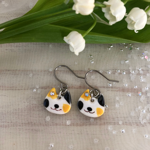 世界にひとつ 三毛猫 鼻クロちゃん ピアス（フック・チェーン