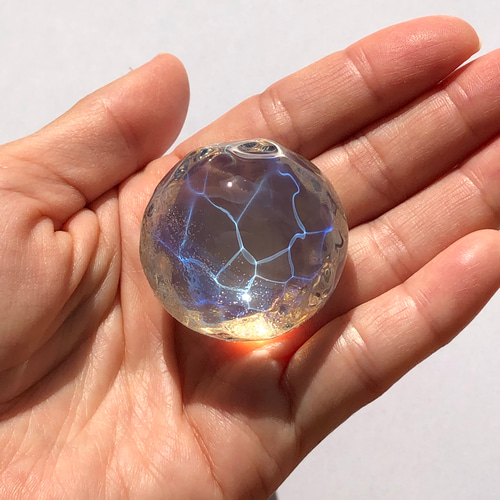 海のカケラ 〜 青色の光の波 〜 ガラスオブジェ（丸型） 立体