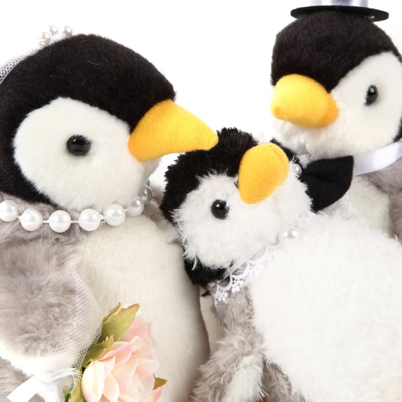 【仲良しファミリーシリーズ】【ペンギンペア＋子ども(全３体)】ペンギンのウェルカムドール(ベビー付き) ペンギン　結婚式 2枚目の画像