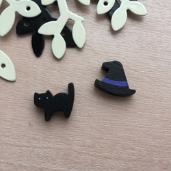 ハロウィン 黒ネコと魔女の帽子の耳飾り 1枚目の画像