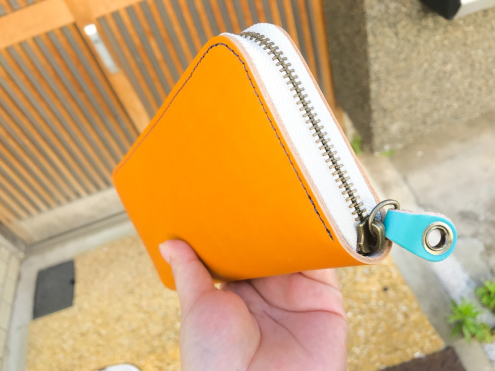 ▲ROUND　こっくり甘色はちみつバター＂ラウンドジップ 長財布＂スマホもＯＫ！（RZW-CWWW-WWT-N)