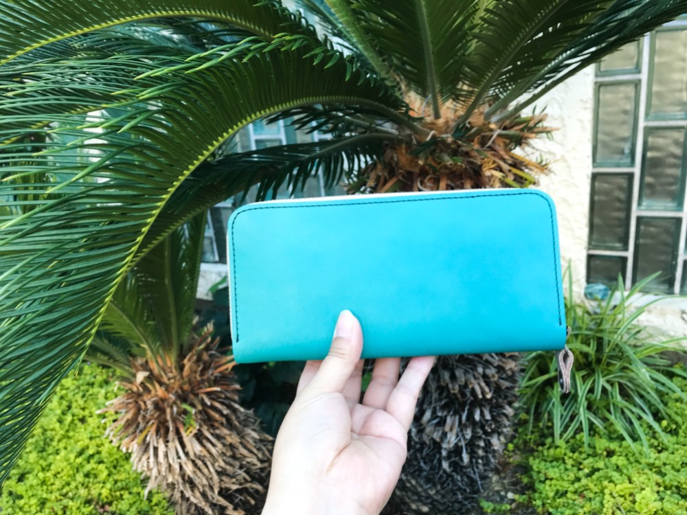 ▲ROUND 大人かわいいターコイズ「ラウンドジップ 長財布」スマホもＯＫ！（RZW-TYWW-YCH-K)Ⅱ