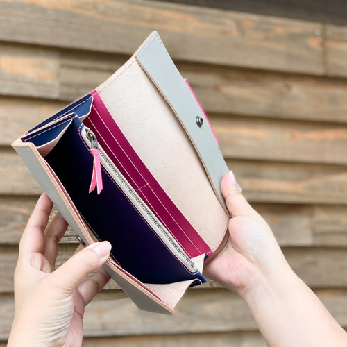 △OVER 自慢したくなる涼しげ顔ピンク「オーバーフラップ 長財布  