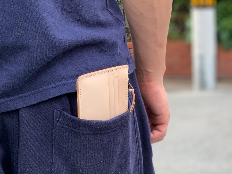 ▲F-SLIM ありのままのヌメナチュラル「フルスリム 財布」ポシェットにも入る（FSW-WWWW-W）