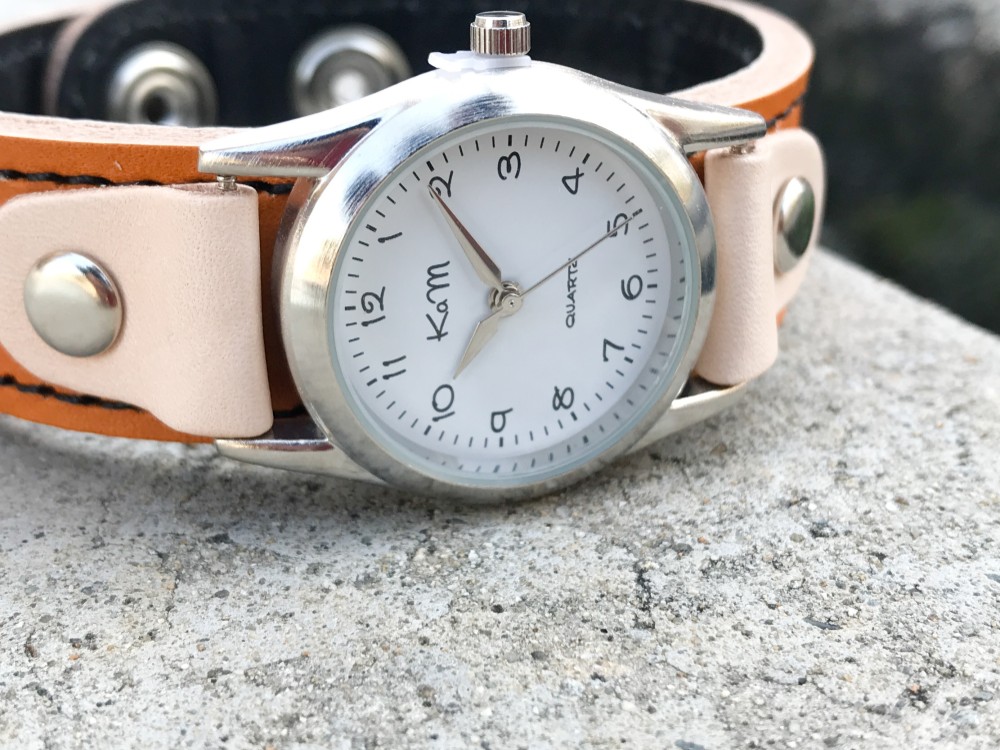 ▲STITCH こっくりキャメルで楽しむ大人のカジュアル「ステッチラン 腕時計」見やすい文字盤（SRW-CKW-KS）Ⅱ