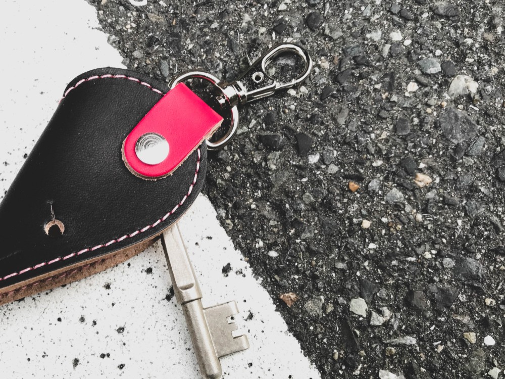 【送料無料】ペアで持てる2つのハート「アイニティーハーツスリムキーケース」受注生産(INK-KR-P*INK-RK-T）