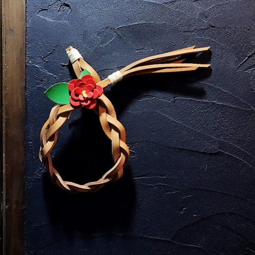 Creema限定】オールレザーのお正月飾り：椿しめ縄：受注生産【送料無料  