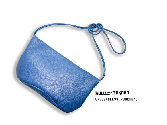 ▲ ONE Italian Leather：適合喜歡藍色的休閒藍色“One Seamless Pouch Bag”（BM1900 第2張的照片