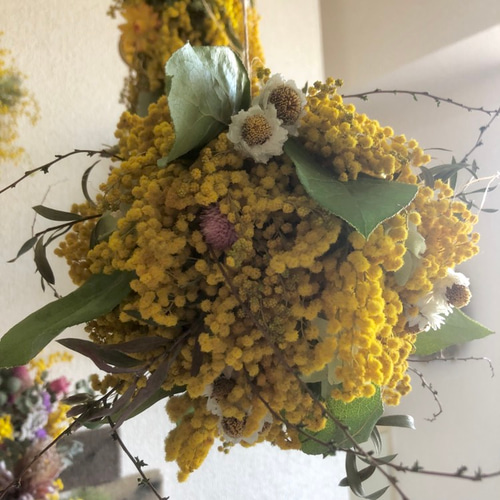 送料無料 ナチュラルボールリース④ ミモザ リース Hana 通販｜Creema  