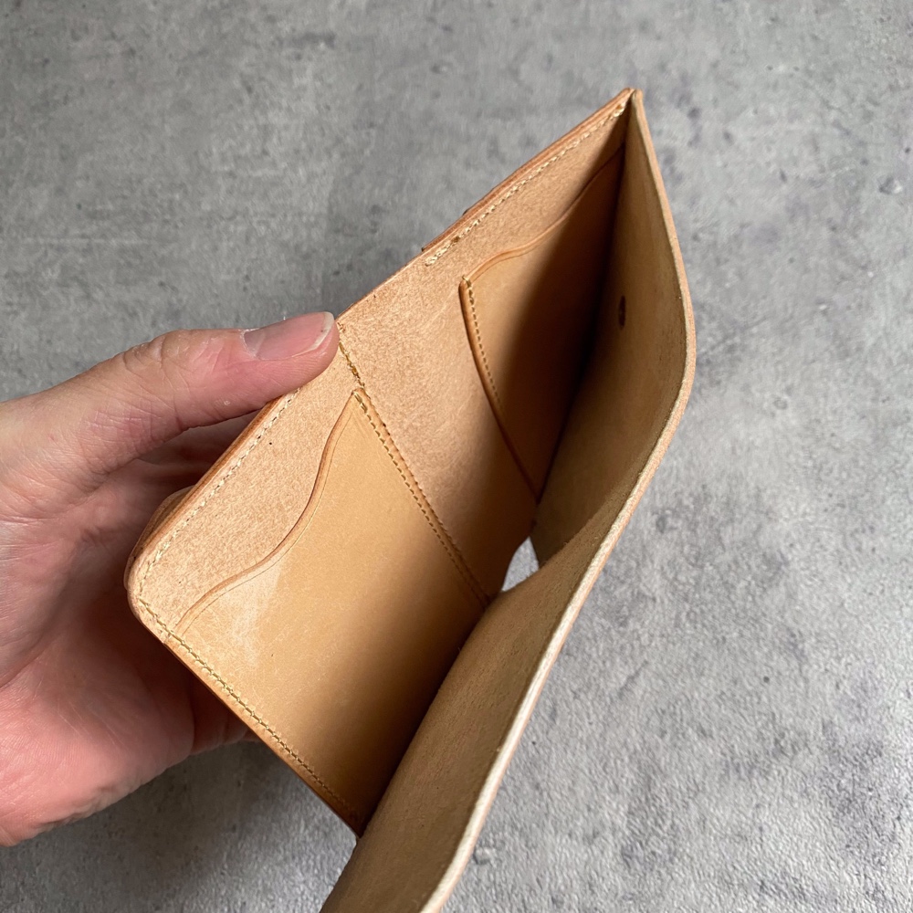 お札が折れないコンパクト 財布 ナチュラル