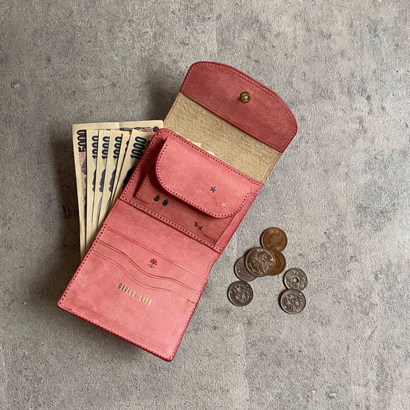 お札が折れないコンパクト 財布 ハニーイエロー 筆記体 Present for