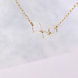 Colamotte 幾何学デザイン ネックレス 📣2025/7/16（水）限定発売📣 2025年選手着用カラーの