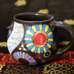 カラフル 金がキラキラ輝く蓋付き陶器カップ 作品番号009 マグカップ