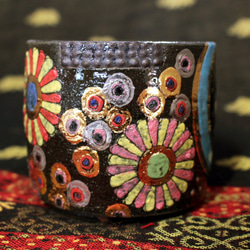 カラフル　金彩水辺の花の陶器カップ　作品番号031 3枚目の画像