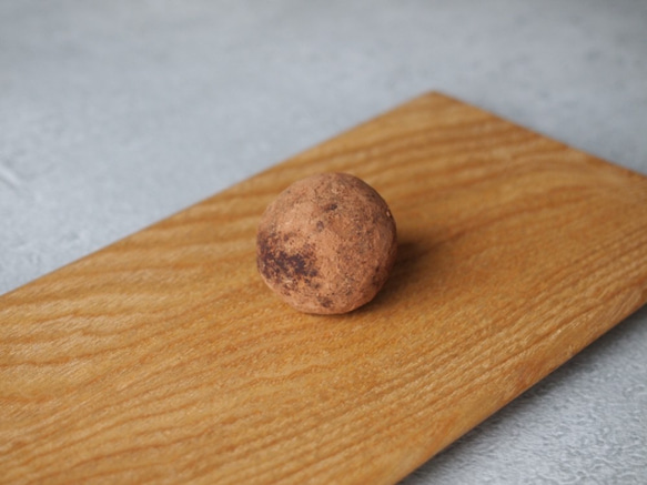 カカオの香りが美味しい！ナッツ＆ドラフルーツのおやつ「ninmari balls-almond × cacao-」 5個 1枚目の画像