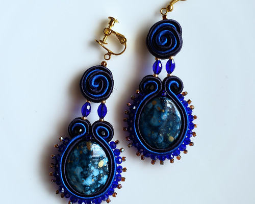 【くーちゃん】　ソウタシエ　フラメンココーム&ピアス　ハンドメイド　ブルー ソウタシエ ブルー ネイビー系 アクセサリー ピアス イヤリング