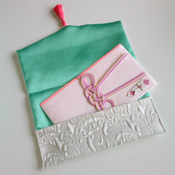 タッセル付き ふくさ 袱紗～ホワイト×ピンク～ 2枚目の画像