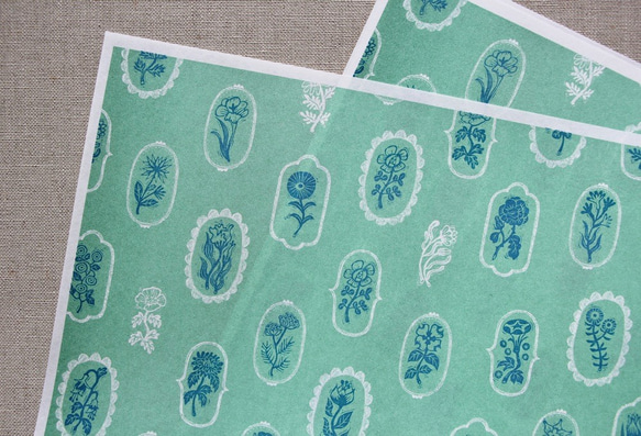 ＊複数ご注文で1枚サービス！＊A3ラッピングペーパー４枚　翠の花畑　版画 1枚目の画像