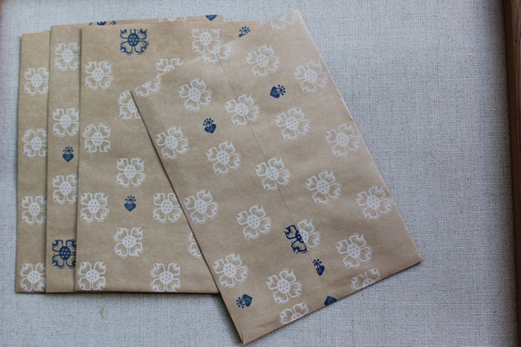 ＊送料込み＊オリジナルデザインの紙袋　5枚組　ドッグウッド白×青 2枚目の画像