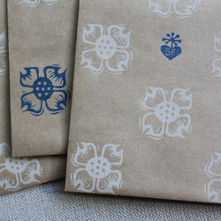 ＊送料込み＊オリジナルデザインの紙袋　5枚組　ドッグウッド白×青 3枚目の画像