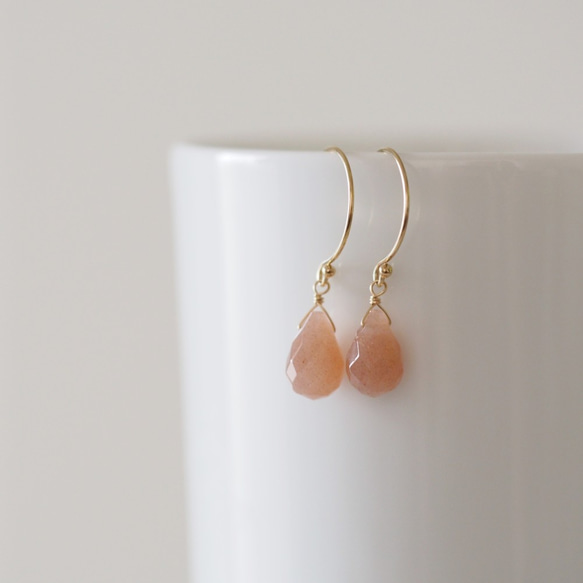 14kgf：オレンジムーンストーンのシンプル一粒ピアス（イヤリング  