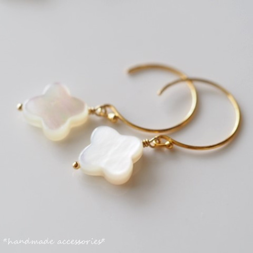 ホワイト　マザーオブパール　ムガル　カービング　14kgfピアス ホワイト マザーオブパール ムガル カービング 14kgfピアス Van