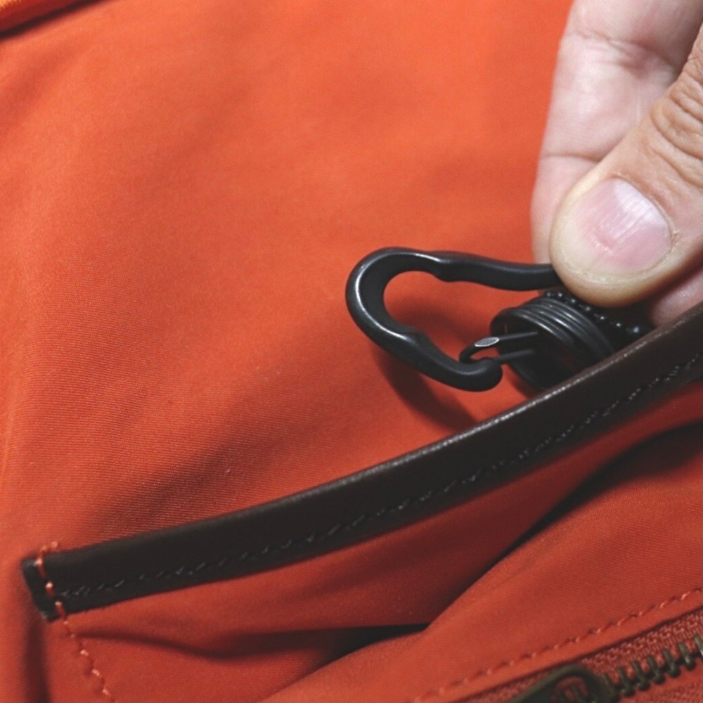 《新色》真鍮 キーホルダー カラビナ ダール　ブラック《KCB-004-D》