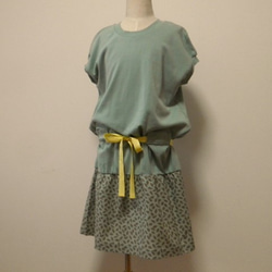 【子供服セット販売】150サイズ 春コートとワンピースのセット 2枚目の画像