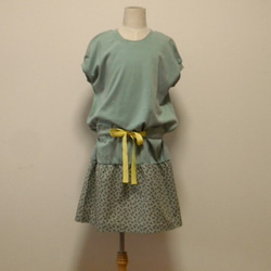 【子供服セット販売】150サイズ 春コートとワンピースのセット 3枚目の画像