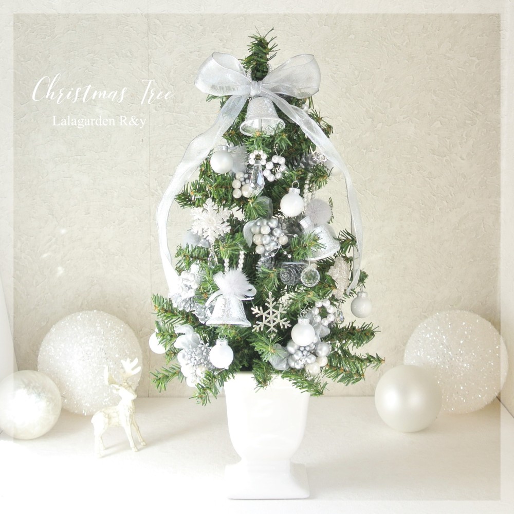 レア♡シンデレラ♡シンギングオーナメント♡新品未使用品 ライトを付けなくてもキラキラ Snow White & Silver Christmas Tree