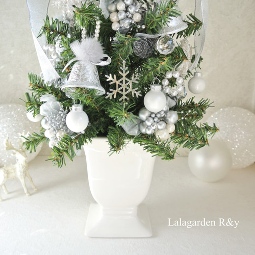 ニットツリー♡ ホワイトクリスマス✴︎ 値下げしました❕ ライトを付けなくてもキラキラ Snow White & Silver Christmas Tree